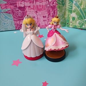 Lot of 2 Nintendo Switch Princess Peach Amiibos